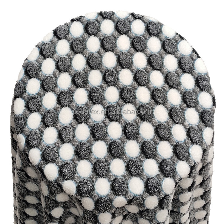 Wholesale Stocklot 100% Polyester Big Wave Point Jacquard Flannel Velvet Fleece Blanket Fabric For Pajamas