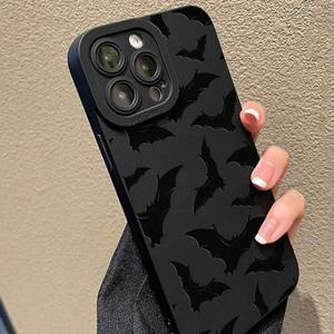 Custodia per cellulare <span class=keywords><strong>di</strong></span> tendenza con cartone animato a forma <span class=keywords><strong>di</strong></span> pipistrello per <span class=keywords><strong>iPhone</strong></span> 16 Plus 17 Air Pro Max, con sfondo nero, guscio satinato, antiurto, cover posteriore - Product Image 3