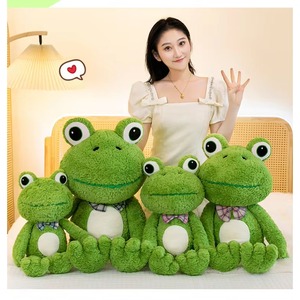 Adorable coussin en peluche grenouille verte personnalisé, jouet en peluche en forme de maison avec rembourrage en coton PP pour soulager le stress, poupées en peluche grenouille pour cadeau - Product Image 2