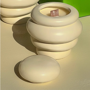 Venta al por mayor de lujo hecho a mano de múltiples formas de miel de <span class=keywords><strong>abeja</strong></span> tarro lindo romántico Festival regalo personalizado vacío cemento vela tarros con tapa - Product Image 1