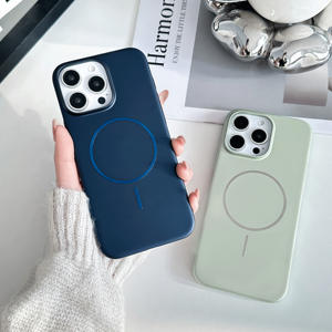 Coque <span class=keywords><strong>PC</strong></span> ultra-mince pour iPhone 17 Pro Max finition peinture métallisée avec aimants intégrés quantité minimale de commande 20 emballage de sac d'opp d'<span class=keywords><strong>achat</strong></span> en vrac - Product Image 3