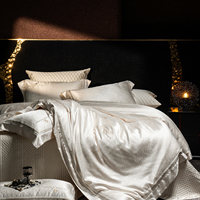 Ensemble de literie en satin jacquard champagne haut de gamme, élégant ensemble de housse de couette brodée pour la décoration de chambre à coucher de luxe