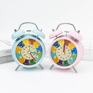 Reloj despertador retro con esfera colorida, 12/24 horas, hora dual, para niños, aprendizaje, dormitorio, escritorio, funciona con pilas, cuarzo - Product Image 2