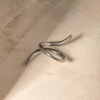 Nouvelle bague ouverte pour femme, tendance, étanche, en acier inoxydable plaqué or 18 carats, poli miroir, avec motif géométrique torsadé et ligne irrégulière