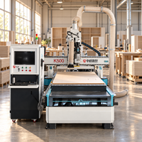 Routeur CNC 3 axes avec changeur d'outils automatique, broche de refroidissement par air 9 kW, table à vide, machine de fabrication de meubles en bois 2500 kg
