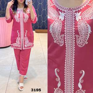 Conjunto de verano para mujer en tela de algodón puro con hermoso diseño de bordado Elegante y cómodo Cantidad a granel disponible - Product Image 4