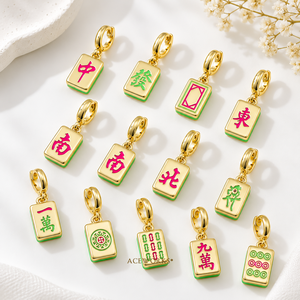 Galerie <span class=keywords><strong>de</strong></span> breloques Mahjong |   Pendentifs en laiton plaqué or 14 carats avec émail, motifs Mahjong chinois, breloques porte-bonheur en forme <span class=keywords><strong>de</strong></span> tuiles <span class=keywords><strong>de</strong></span> jeu pour la fabrication <span class=keywords><strong>de</strong></span> bijoux - Product Image 4