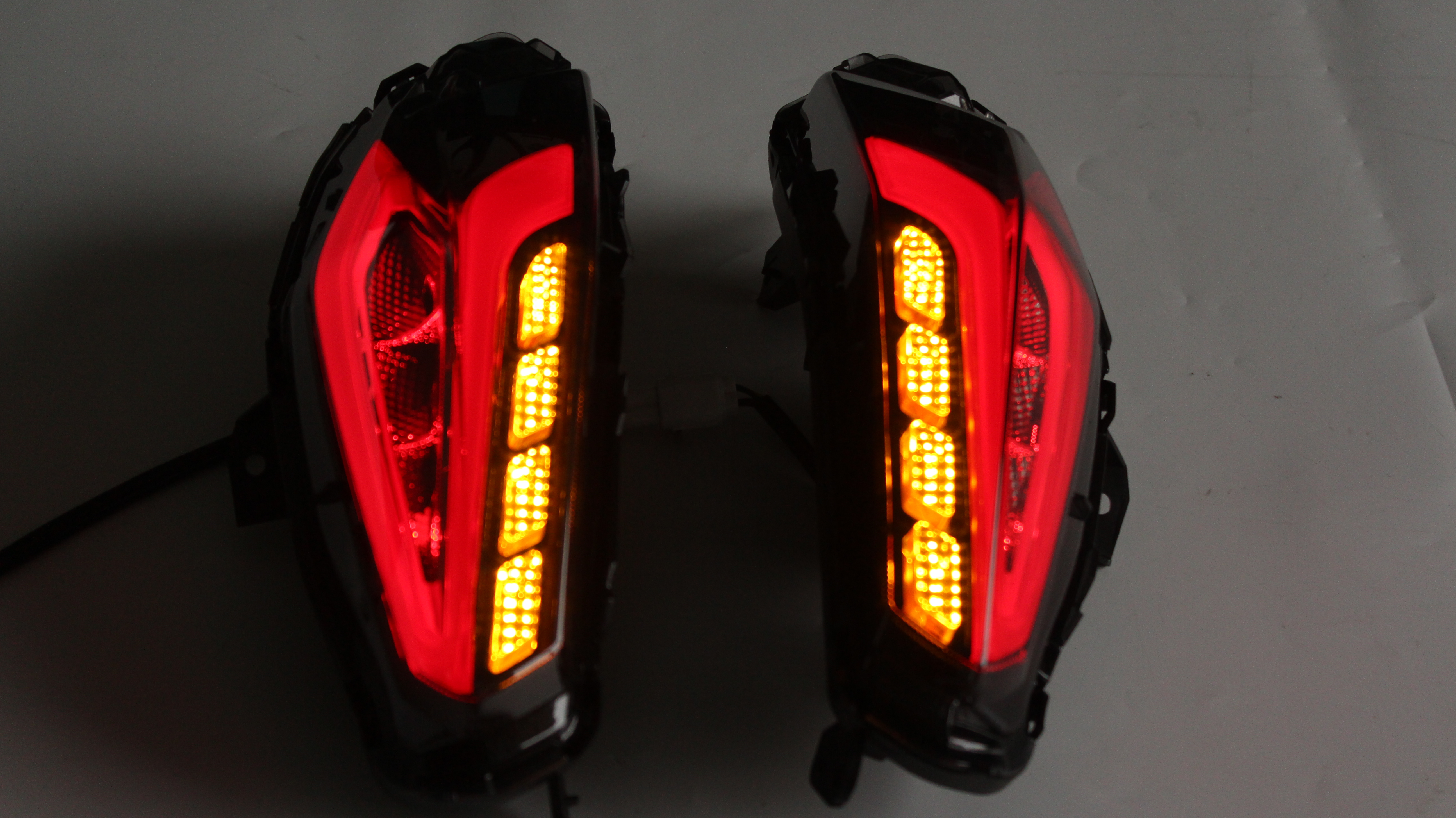 Xmax 300 2023发光二极管尾灯电机照明系统改装的雅马哈Xmax新摩托车