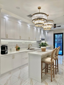 VERMONHOUZZ Mobili da Cucina <span class=keywords><strong>di</strong></span> <span class=keywords><strong>Lusso</strong></span> Moderni su Misura con Illuminazione LED Integrata e Paraschizzi in Piastrelle Arcuate per Hotel e Ambienti <span class=keywords><strong>di</strong></span> Alta Gamma - Product Image 1