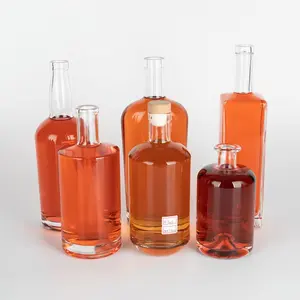 Bouteilles en verre vides de différentes capacités pour bouteille en verre liquide bouteille de whisky vente en gros