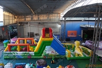 Parcours d'obstacles gonflable en PVC personnalisé LILYTOYS pour parc d'aventure