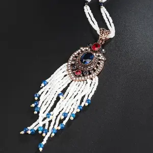 Ожерелье-чокер из сплава с цветными бусинами