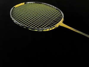 <span class=keywords><strong>Raquette</strong></span> de <span class=keywords><strong>badminton</strong></span> en fibre de carbone légère de la marque YY avec absorption des chocs pour un jeu confortable - Product Image 6