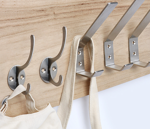 <span class=keywords><strong>Porte</strong></span>-manteaux en gros avec crochets rétractables <span class=keywords><strong>pour</strong></span> <span class=keywords><strong>salle</strong></span> <span class=keywords><strong>de</strong></span> <span class=keywords><strong>bain</strong></span> d'hôtel, moderne, blanc, or brossé, <span class=keywords><strong>mural</strong></span> - Product Image 6