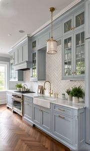 <span class=keywords><strong>Gabinetes</strong></span> <span class=keywords><strong>de</strong></span> <span class=keywords><strong>Cocina</strong></span> <span class=keywords><strong>de</strong></span> Alta Gama Estilo Shaker <span class=keywords><strong>con</strong></span> Herrajes <span class=keywords><strong>de</strong></span> Latón, <span class=keywords><strong>Puertas</strong></span> <span class=keywords><strong>de</strong></span> Vidrio y Estantes Abiertos para una Estética Rústica Atemporal - Product Image 3