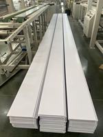 Panel de techo de PVC moldeado personalizado, tableros de vinilo, azulejos de Pakistán para el hogar, rectángulo moderno, impermeable e ignífugo, precio de fábrica