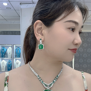 <span class=keywords><strong>Orecchini</strong></span> <span class=keywords><strong>Pendenti</strong></span> di Lusso con <span class=keywords><strong>Rubino</strong></span>, Gioielli in Ottone con Gemme Quadrate Blu-verde Texturizzate e Smalto ad Alta Temperatura - Product Image 1