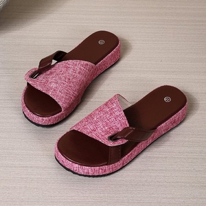 <span class=keywords><strong>Sandales</strong></span> européennes d'été pour femmes, <span class=keywords><strong>grande</strong></span> taille, à semelle épaisse, style color-block, à enfiler, pour l'extérieur, nouvelle collection, approvisionnement exclusif transfrontalier en gros - Product Image 1