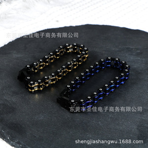 Pulsera de Cadena de Bicicleta para Hombre, Acero Inoxidable, Chapado en Oro, Diseño Geométrico con Puntas Azules, Joyería de Regalo CE622 - Product Image 2