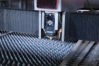Machine de découpe laser à fibre CNC à portique haute vitesse 3000W/6000W Cypcut HIWIN pour tôles métalliques AI/LAS 6 axes PLT/DWG
