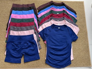 Maglietta personalizzata LVD441 Set di abbigliamento sportivo 3 pezzi girocollo leggero a maniche corte a maniche corte da <span class=keywords><strong>donna</strong></span> Yoga da ginnastica senza soluzione di continuità Set attivo - Product Image 2