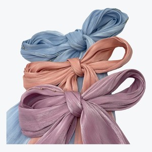 Hijab en satin uni pour femmes, châle long en satin doux et brillant avec bordure en chaîne métallique, élégant hijab malaisien - Product Image 5