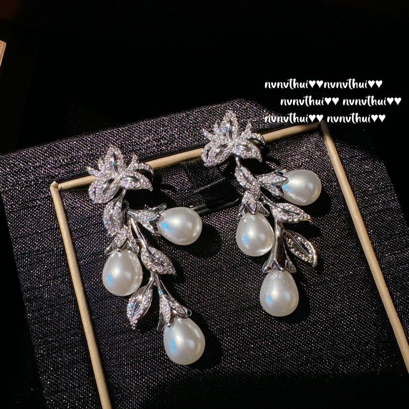 Orecchini bianchi con perline artificiali a forma di conchiglia, zircone e motivo a vite d'uva, altezza 139 mm