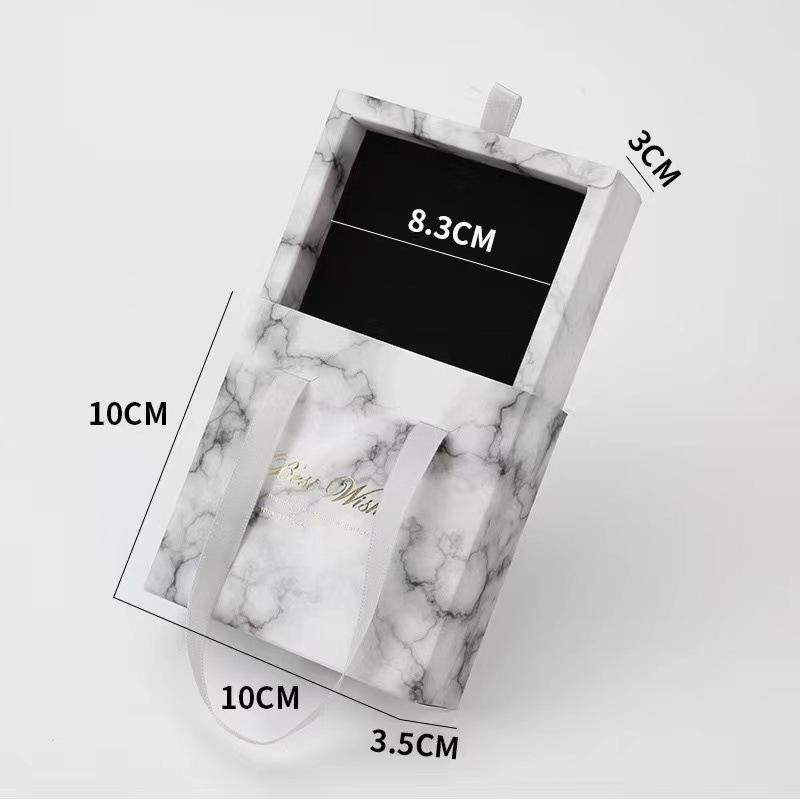 Patrón de mármol blanco (con logotipo)