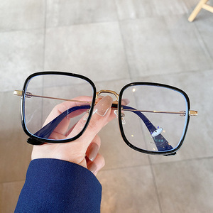 Monturas de gafas cuadradas para mujer de la marca G, tamaño mediano, lentes de PC, anti UV y anti luz azul, para rostros redondos, estilo coreano. - Product Image 1