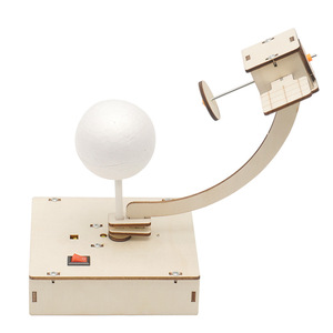 Kit d'<span class=keywords><strong>astronomie</strong></span> motorisé en bois naturel durable pour l'apprentissage spatial <span class=keywords><strong>Montessori</strong></span> – Modèle de orbite géostationnaire - Product Image 6