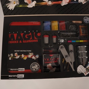 Kit <span class=keywords><strong>de</strong></span> <span class=keywords><strong>Magie</strong></span> Personnalisé pour Débutants : <span class=keywords><strong>Cartes</strong></span> <span class=keywords><strong>de</strong></span> Tours <span class=keywords><strong>de</strong></span> <span class=keywords><strong>Magie</strong></span> <span class=keywords><strong>de</strong></span> Proximité <span class=keywords><strong>avec</strong></span> Logo Personnalisé et Instructions Incluses pour Magiciens Débutants - Product Image 6
