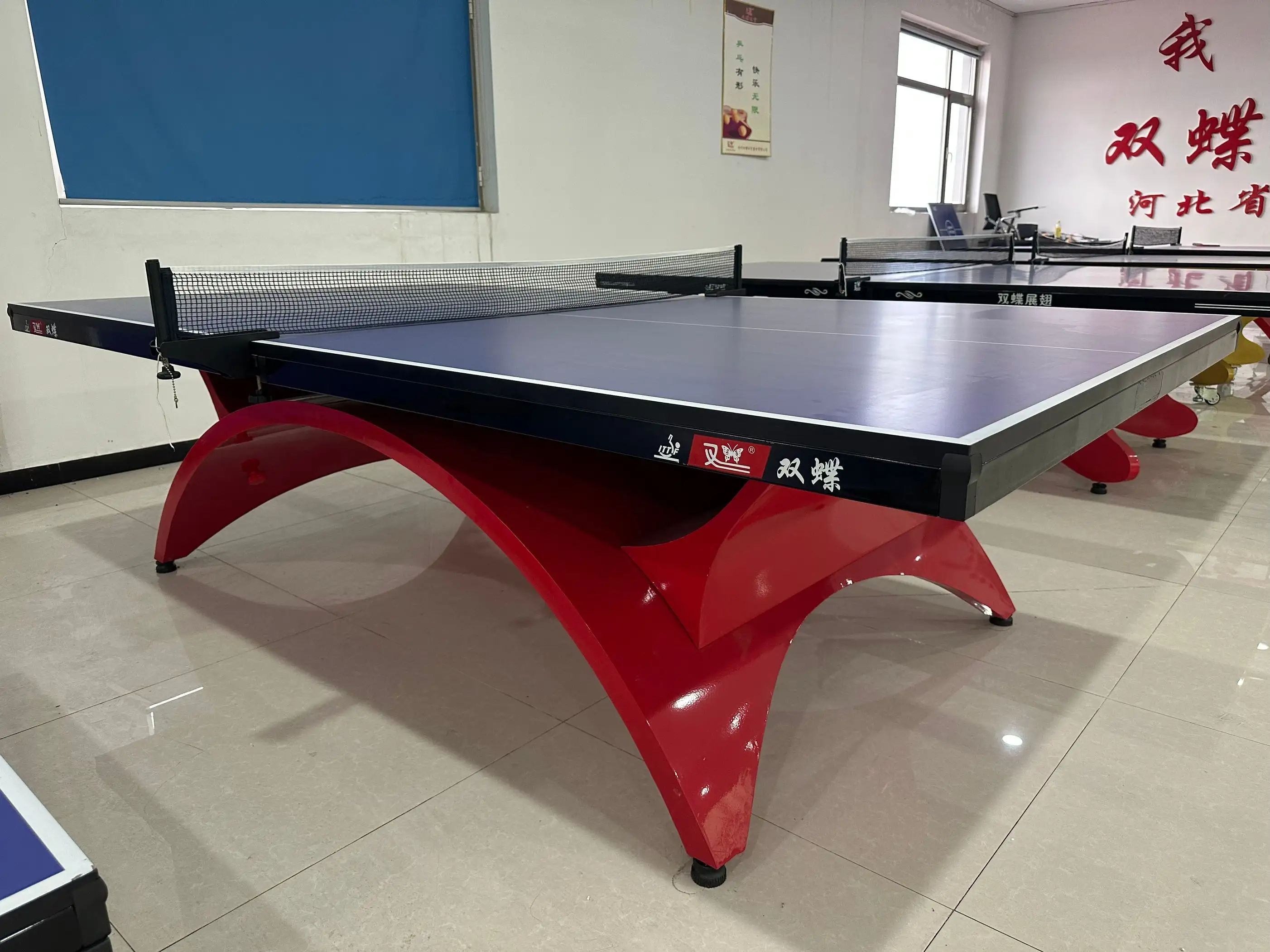 Benutzer definierte Indoor Folding MDF Tischtennis platte Bewegliche Standard PINGPANG Tisch exportiert