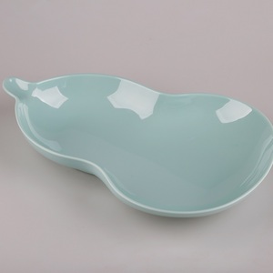 Plato de Servir de Melamina en Forma de Calabaza, Tamaño Mediano, Plato de Plástico Duradero, Diseño Moderno, Color Sólido, para Cocina y Comedor - Product Image 1