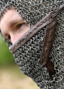 Coif en maille de chaîne premium avec armure en ventail triangulaire, anneaux ronds rivetés, finition naturelle, maille d'anneaux en acier faite à la main - Product Image 5
