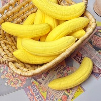 Gele bananen-vormige fruit squishy slow rising stress toys nieuwe PU schuim realistische voedsel knijp zachte groothandel kinderspeelgoed