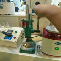 Machine manuelle de sertissage et de scellage de tubes en aluminium pour laboratoire dentaire