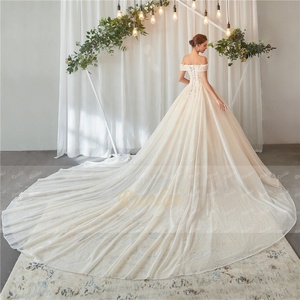 Ruolai, vestido de novia con lentejuelas y manga de casquillo de tren de catedral con hombros descubiertos y hombros descubiertos de Ruolai, vestido de novia - Product Image 4