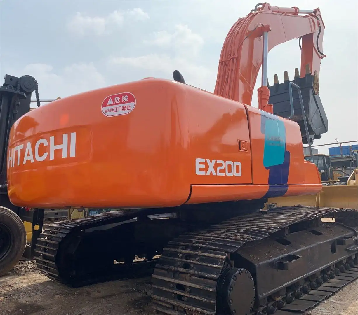 Used HITACHI EX200 excavator at a low price, available EX200-2 EX200-3 EX200-5, EX200 ZX120 ZX200 excavator, global direct shipp