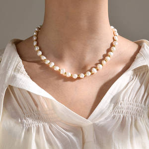 Collar Largo Moderno de Acero Inoxidable Chapado en Oro con Hebilla OT, Cadena de Metal con Borla y Perla Natural de Agua Dulce para Mujer - Product Image 6