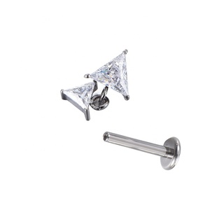 Piercing de circonita de <span class=keywords><strong>doble</strong></span> triángulo de titanio, Labret Helix, G23, sin rosca - Product Image 2
