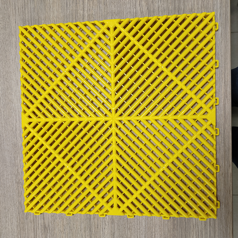 Jaune