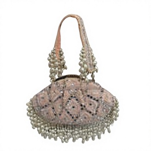 Elegante Bolso de Noche con Cuentas en Forma de Media Luna y Flecos de Perlas, Bolso de Mano Artesanal para Fiesta - Product Image 1