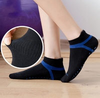 Vente en gros de chaussettes de yoga antidérapantes en coton éponge peigné de haute qualité pour femmes chaussettes de cheville antidérapantes pour Pilates Trampoline Fitness