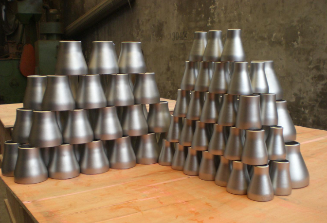 China Hot Customized ANSI 150lb - 2500lb 1/2"-72" SS WN Flanges Stainless Steel Weld Neck Flange