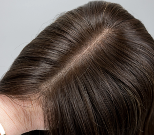 Topper <span class=keywords><strong>en</strong></span> dentelle 100% cheveux humains Remy brun foncé avec mèches blondes, à clipser, pour cheveux clairsemés, avec effet cuir chevelu naturel - Product Image 4
