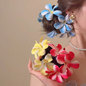 Diadema de Tela con Flores de Frangipani Artificiales Coloridas, Alta Elasticidad, Hecha a Mano, Linda, para Vacaciones en la Playa, Venta al Por Mayor - Product Image 3