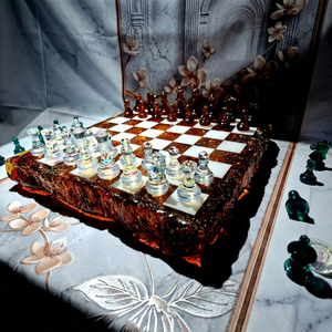 Échiquier en résine personnalisé de haute qualité, coffret de jeu d'échecs, pièces d'échecs en résine argentée de luxe, très vendu et abordable - Product Image 1