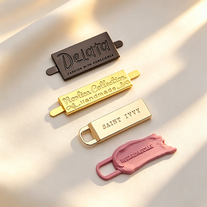 ป้ายโลโก้โลหะออกแบบได้ตามต้องการป้ายโลหะสำหรับกระเป๋าเสื้อผ้า - Product Image 3