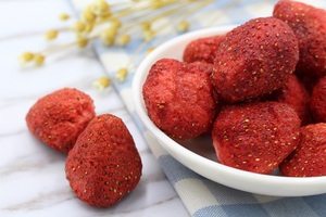 Vente chaude collation saine pour tous les âges lyophilisé fraise entière - Product Image 4