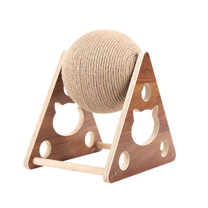 Vente en gros de balle tridimensionnelle attrapant une griffe de chat résistant à l'usure griffe planche à gratter en bois massif cadre d'escalade de chat jouet auto-hé - Product Image 5